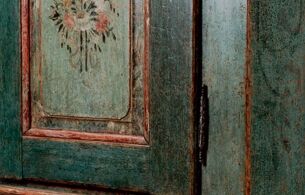Doppeltueriger Schrank nach der Restaurierung_4.jpg